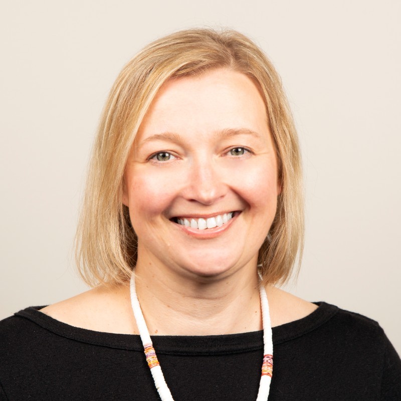 Laura Dill Headshot