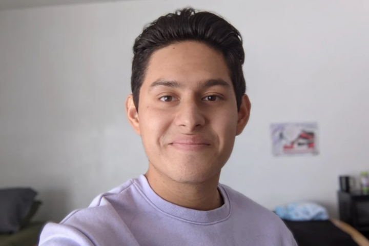 Moisés Sabido Garcia '24 Olin student in purple shirt