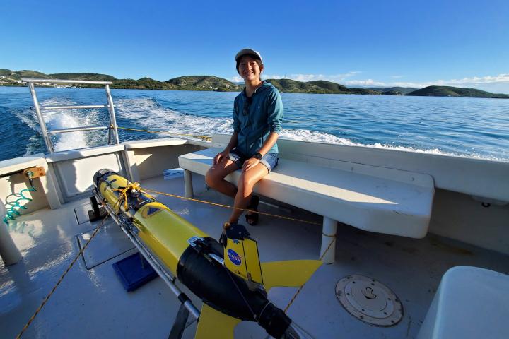 Amy Phung'21 image with yellow glider