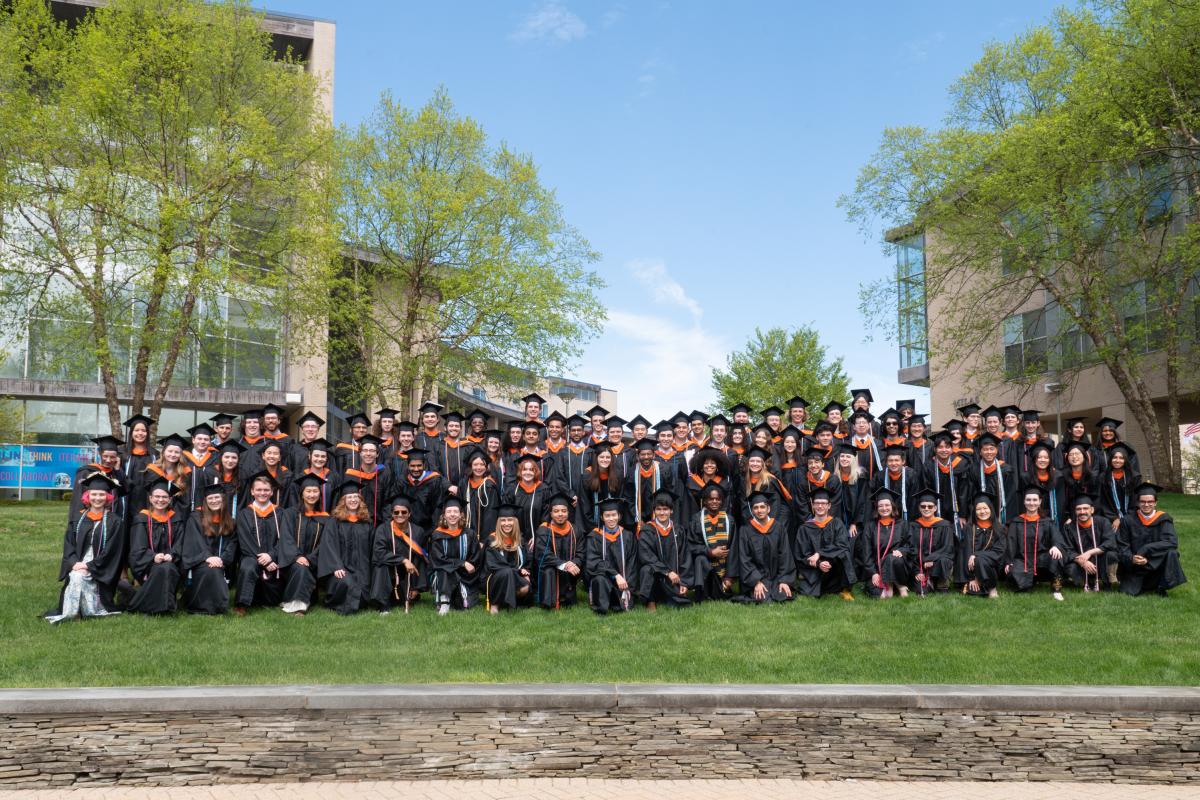 Commencement 2024 - Class picture in the Olin O Commencement 2024 - Class picture in the Olin O