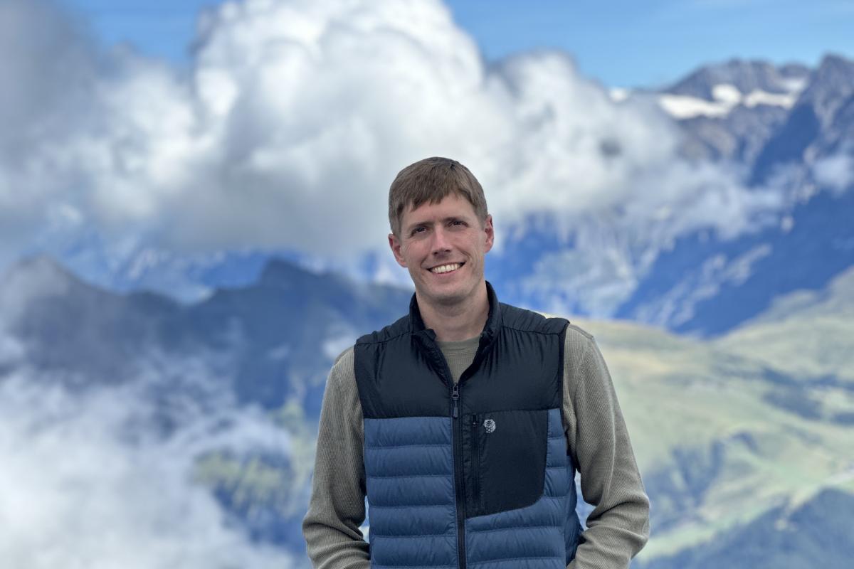 A photo of Matthew D. Hill '06